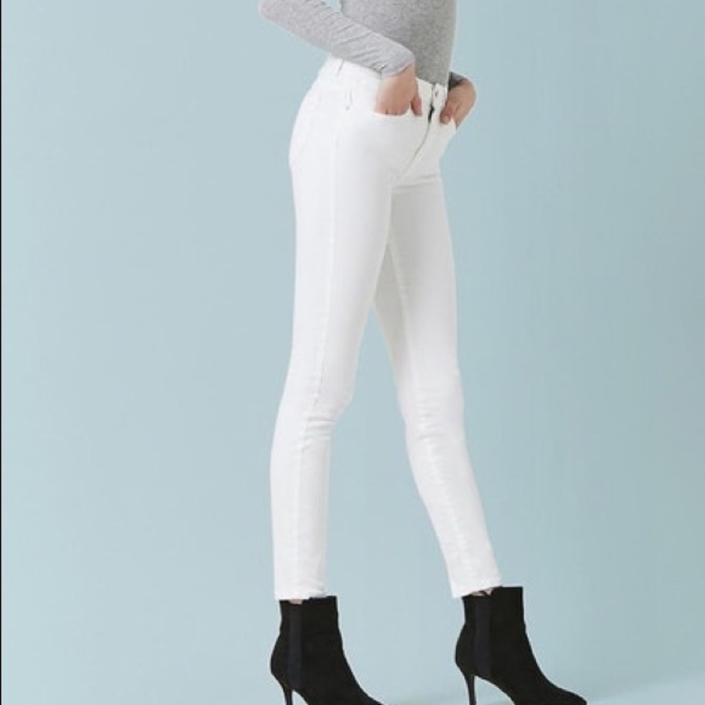Forever 21 mid rise white skinny jean